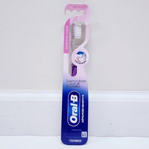 🍭7/$15 Oral-B Advanced Sensitive Manual Toothbrush Extra Soft